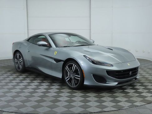 Used 2019 Ferrari Portofino image 11
