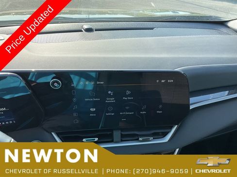 Used 2025 Chevrolet Equinox LT FWD image 11