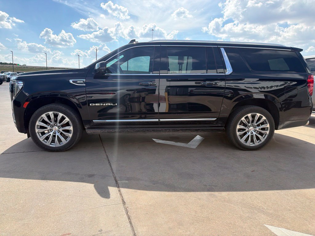 Used 2023 GMC Yukon XL Denali w/ Max Trailering Package AWD/4WD image 6