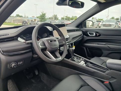 New 2026 Jeep Compass Latitude AWD/4WD image 9