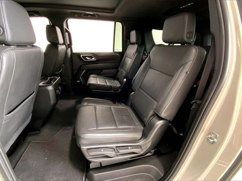 Used 2024 Chevrolet Suburban Z71 w/ Z71 Off-Road Package image 24