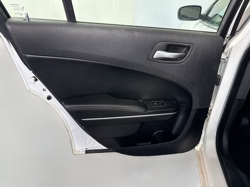 Used 2020 Dodge Charger SXT w/ Leather Interior Group image 26