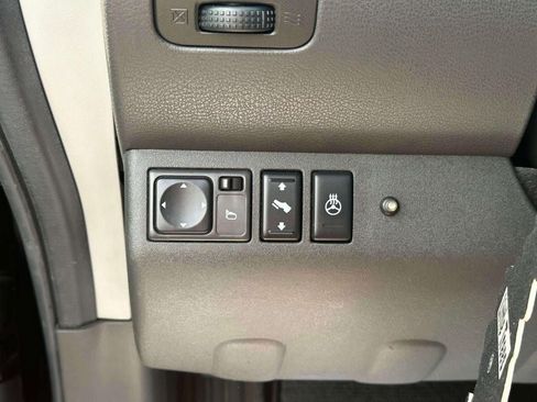 Used 2008 Nissan Pathfinder LE AWD/4WD image 22
