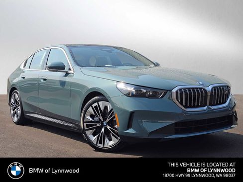 Used 2026 BMW i5 eDrive40 image 1