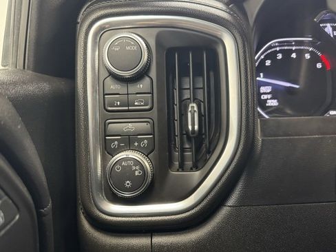 Used 2020 GMC Sierra 1500 SLE w/ Preferred Package image 16