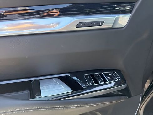 Used 2025 Cadillac Escalade Sport w/ LPO, ONYX Package image 28