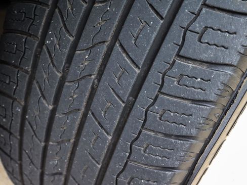 Used 2020 Toyota Highlander XLE image 24