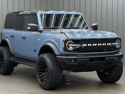 Used 2025 Ford Bronco Outer Banks AWD/4WD image 7