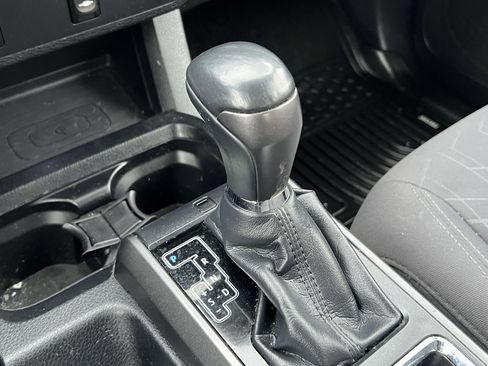 Used 2016 Toyota Tacoma TRD Off-Road image 26