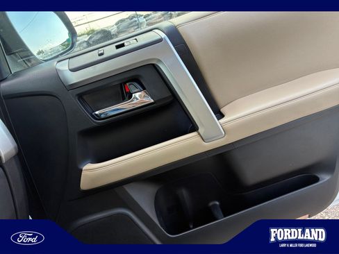 Used 2018 Toyota 4Runner SR5 Premium AWD/4WD image 16