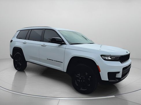 Used 2025 Jeep Grand Cherokee L Laredo image 35