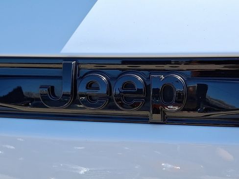 Certified 2023 Jeep Grand Cherokee Altitude image 29