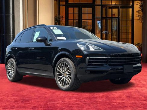Used 2023 Porsche Cayenne Platinum Edition AWD/4WD image 6