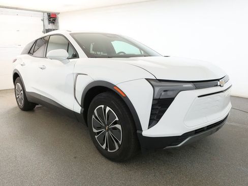 Used 2024 Chevrolet Blazer EV LT image 3