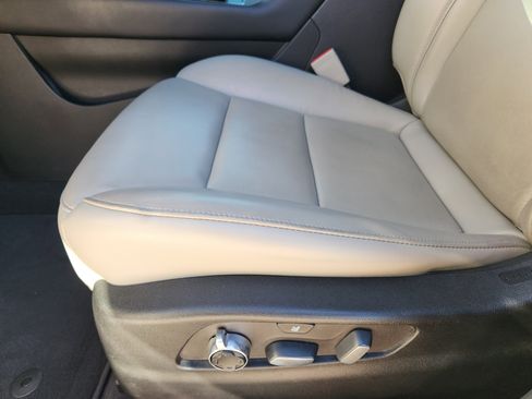 Used 2019 Cadillac XT4 Premium Luxury image 23