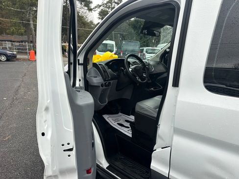 Used 2017 Ford Transit 350 XL image 26