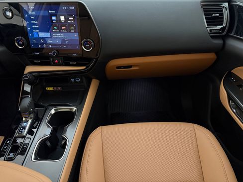 Used 2025 Lexus NX 350 AWD image 28