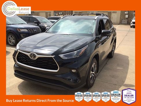 Used 2022 Toyota Highlander XLE FWD image 1