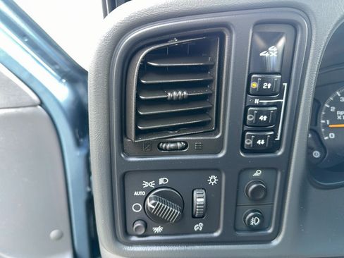 Used 2007 Chevrolet Silverado 2500 LT w/ Heavy-Duty Power Package AWD/4WD image 11