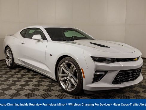 Used 2016 Chevrolet Camaro SS RWD image 19