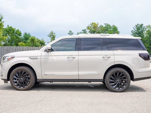 Used 2021 Lincoln Navigator Reserve AWD/4WD image 7