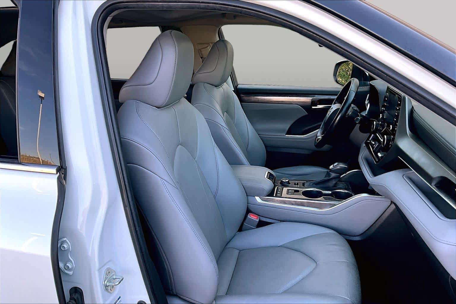 Used 2020 Toyota Highlander Limited AWD/4WD image 8