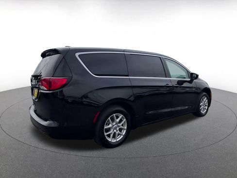 Used 2024 Chrysler Voyager LX FWD image 13