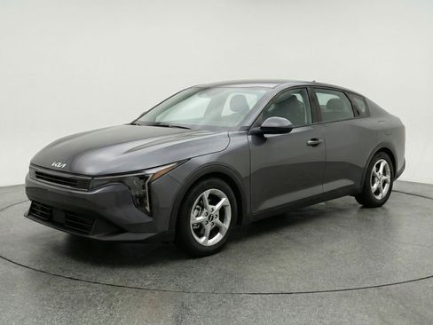 Used 2025 Kia K4 FWD image 3
