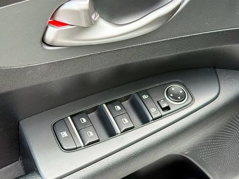 Used 2021 Kia Forte LXS FWD image 18