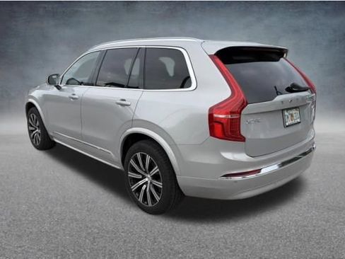 Used 2025 Volvo XC90 B5 Core AWD/4WD image 4