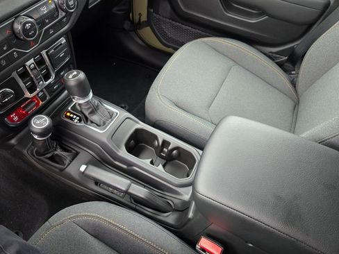 New 2025 Jeep Wrangler Willys AWD/4WD image 23