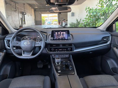 Used 2025 Nissan Rogue SV FWD image 35