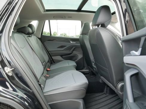 Certified 2026 Volkswagen Tiguan SE AWD/4WD image 19