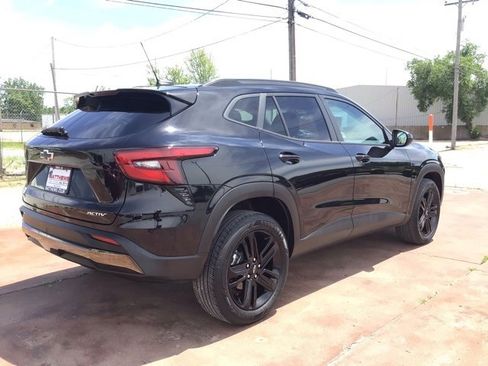 Used 2024 Chevrolet Trax ACTIV w/ Driver Confidence Package image 6