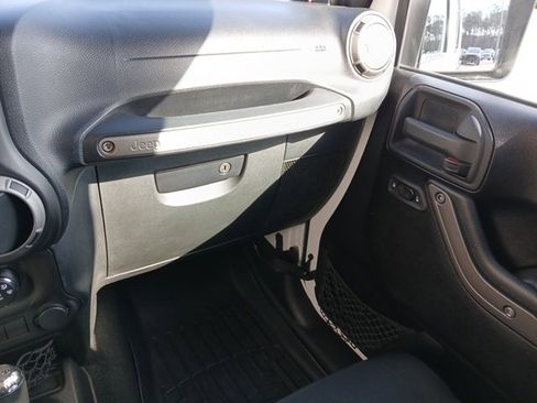 Used 2012 Jeep Wrangler Unlimited Sport image 42