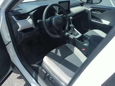 Used 2024 Toyota RAV4 XLE w/ Convenience Package FWD image 10