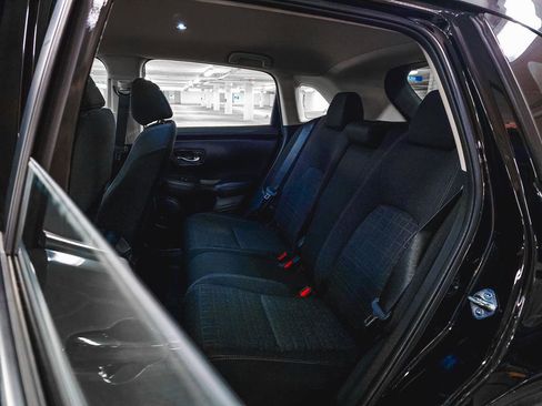 Used 2023 Honda HR-V LX image 17