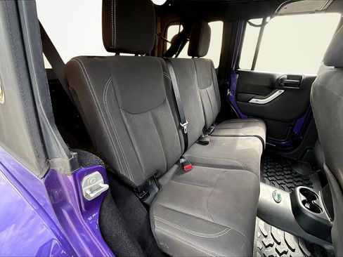 Used 2017 Jeep Wrangler Unlimited Sahara image 23