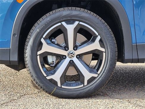 New 2026 Volkswagen Tiguan SE image 10