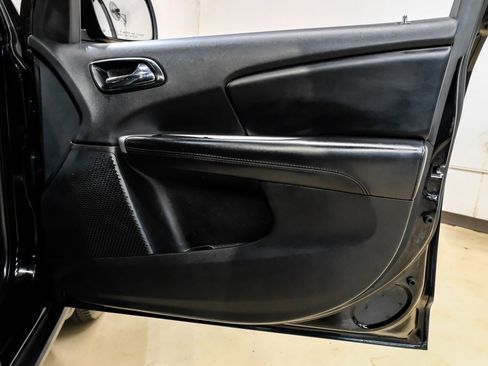 Used 2017 Dodge Journey SE image 43