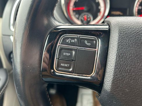 Used 2017 Dodge Grand Caravan SXT FWD image 15