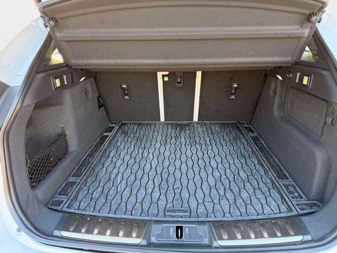 Used 2025 Jaguar F-PACE R-Dynamic S image 19