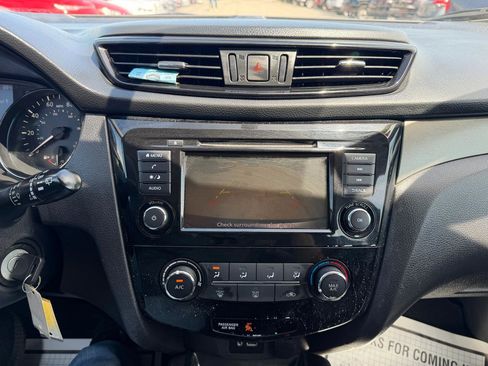 Used 2019 Nissan Rogue Sport S image 14