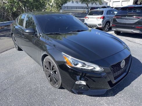 Used 2022 Nissan Altima 2.5 SR w/ Midnight Edition Package image 3