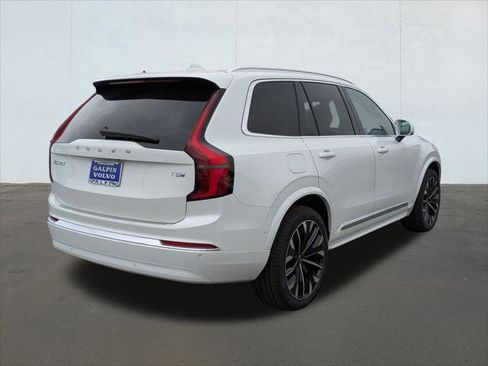 New 2026 Volvo XC90 T8 Ultra image 2
