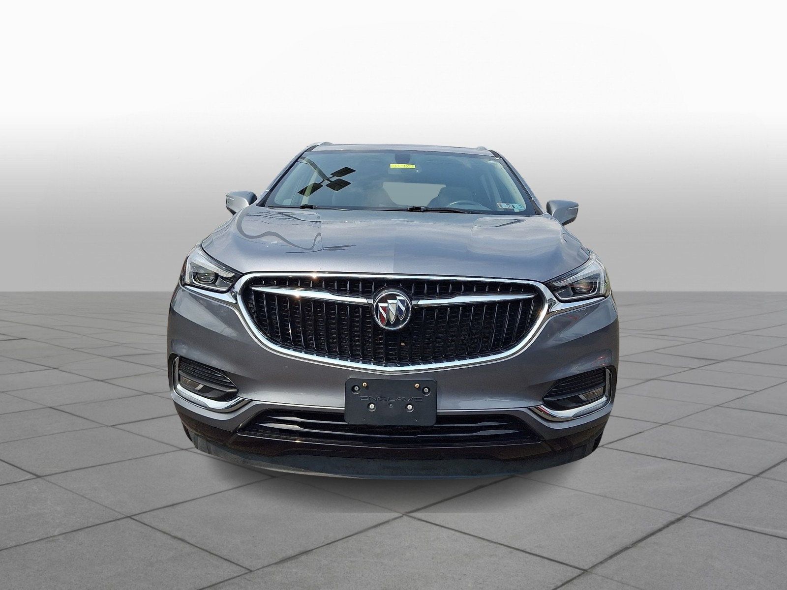 Used 2020 Buick Enclave Essence w/ Sound and Sites Package FWD image 2