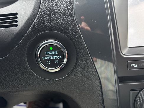 Used 2017 Ford Explorer XLT w/ Equipment Group 201A image 20