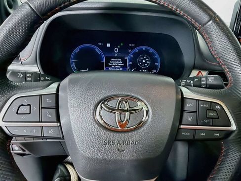 Used 2025 Toyota Sienna XSE w/ XSE Plus Package AWD/4WD image 16