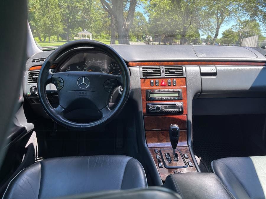 Used 2002 Mercedes-Benz E 320 4MATIC Wagon image 27
