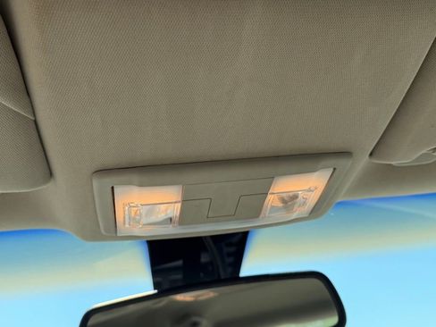 Used 2012 Ford Taurus SEL FWD image 25